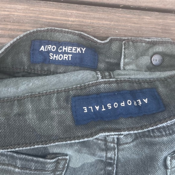 AEROPOSTALE CAMOUFLAGE CHEEKY SHORT SHORTS WOMENS 8 - Picture 5 of 6